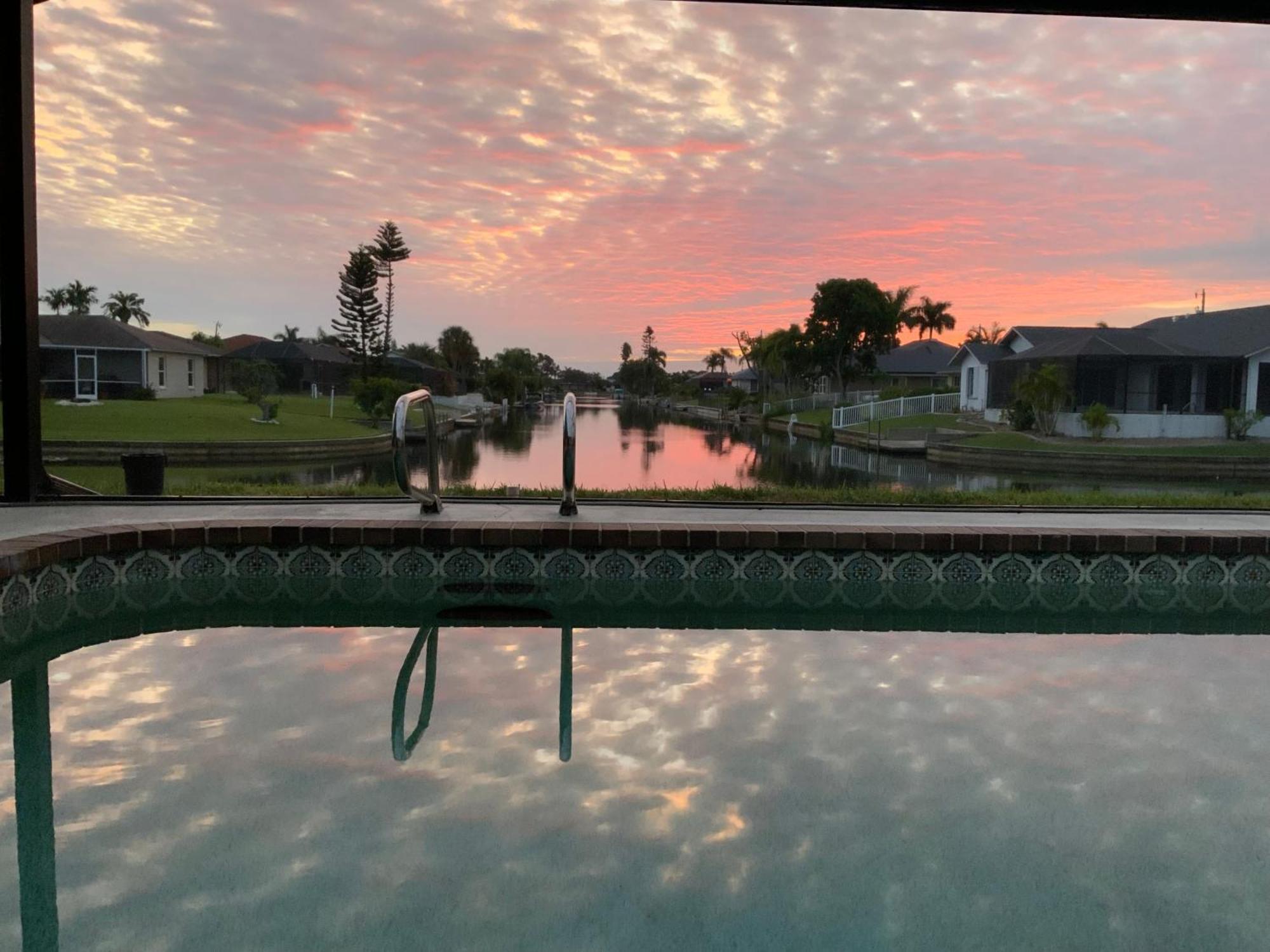 Serenity Waterfront Villa With King Suite, Private Pool, Great Lanai Enclosure And Long Water Views Cape Coral Exterior foto