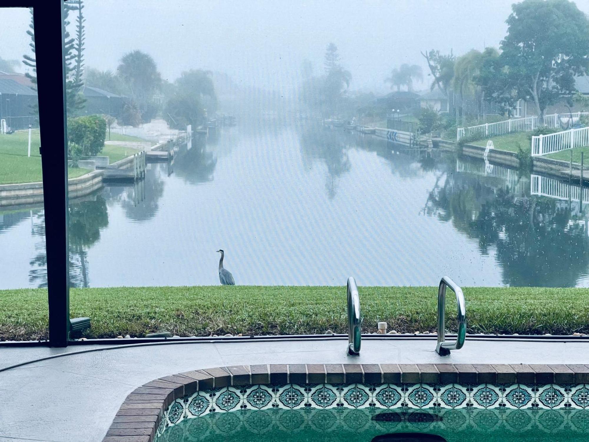 Serenity Waterfront Villa With King Suite, Private Pool, Great Lanai Enclosure And Long Water Views Cape Coral Exterior foto
