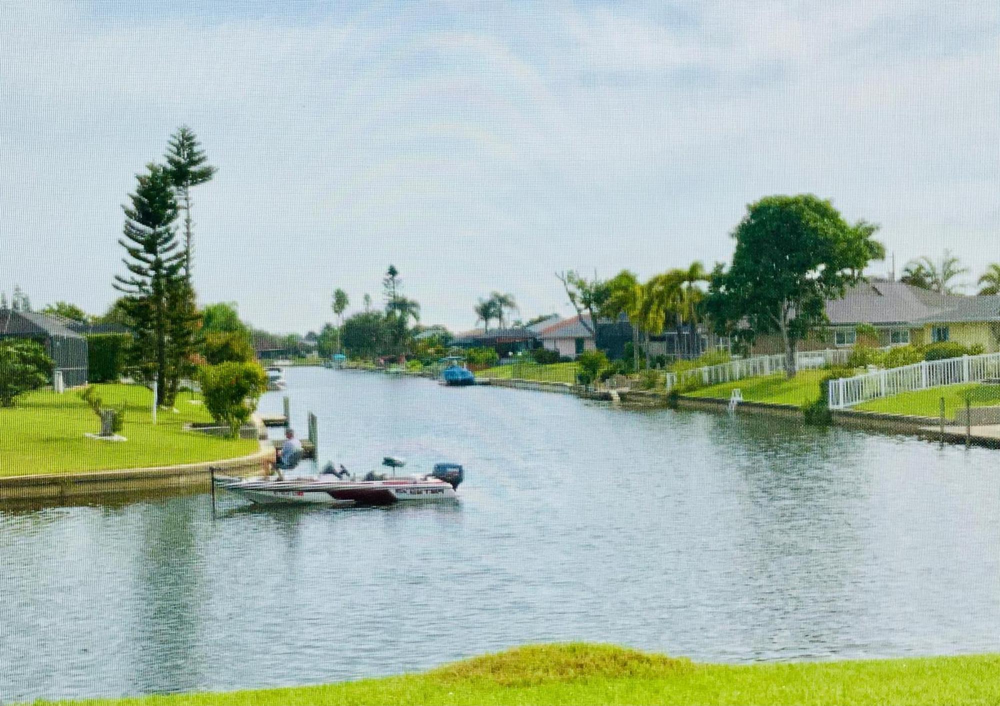 Serenity Waterfront Villa With King Suite, Private Pool, Great Lanai Enclosure And Long Water Views Cape Coral Exterior foto